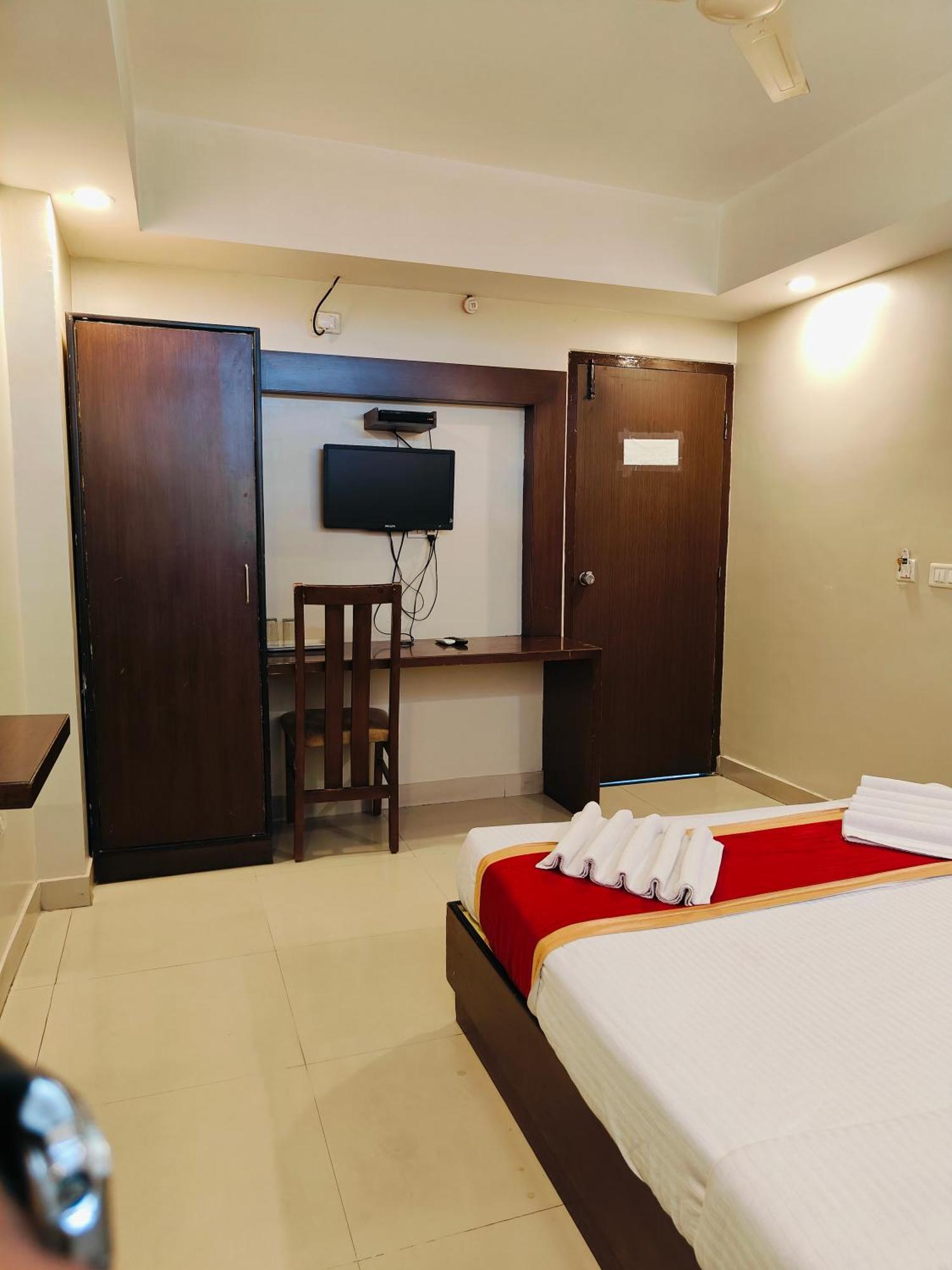 Green Wood Inn Mysore Near Palace Exterior photo