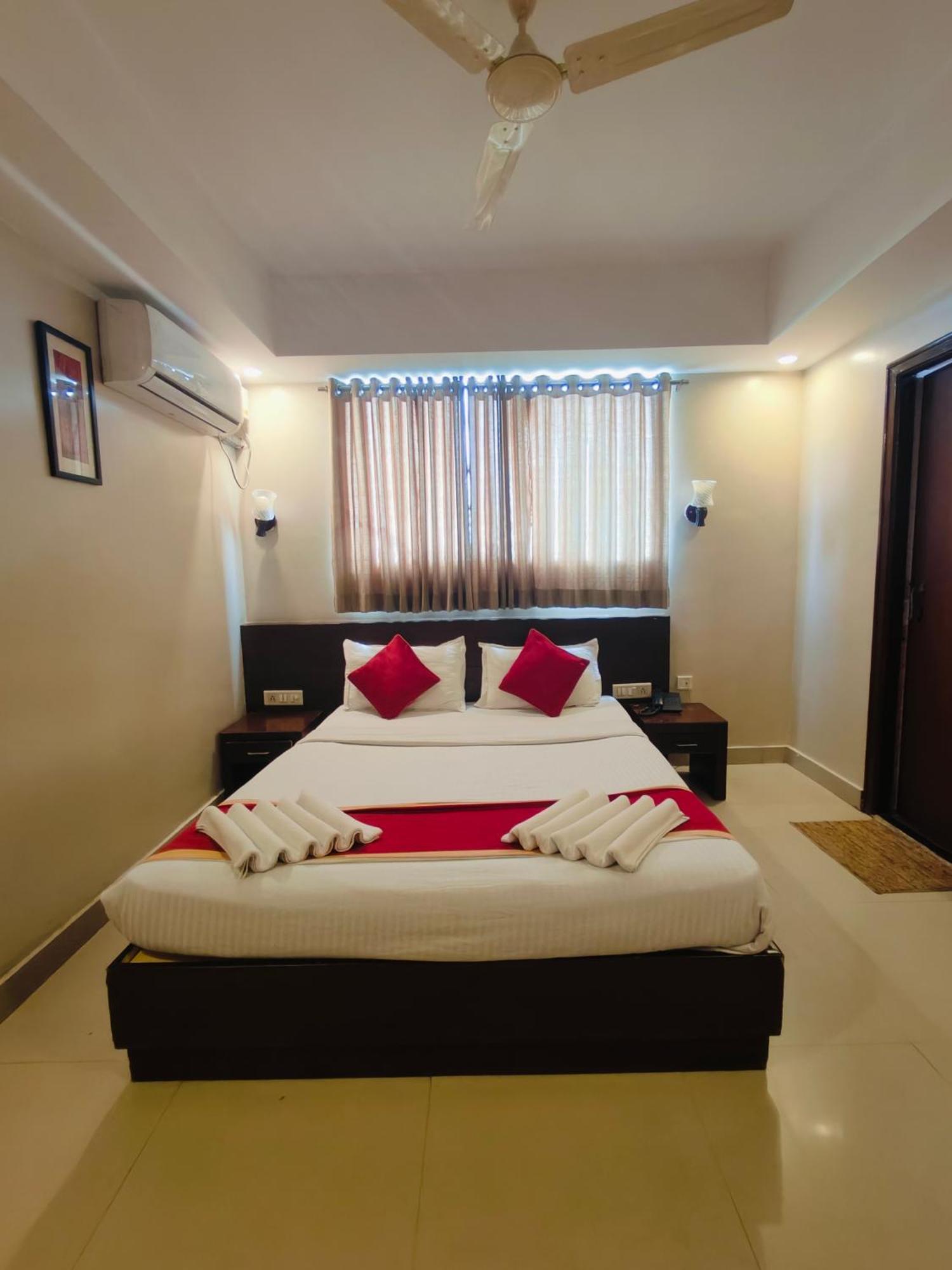 Green Wood Inn Mysore Near Palace Exterior photo